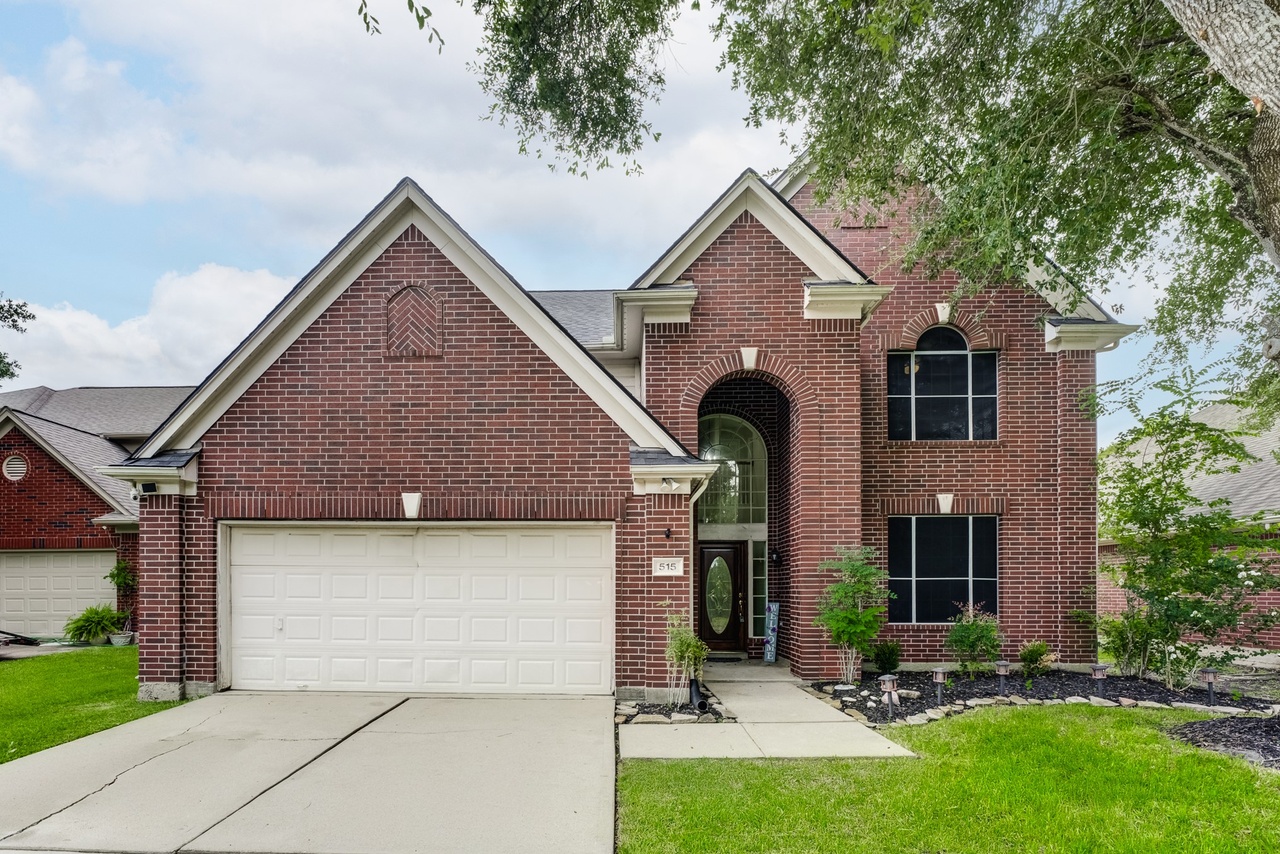 Sugar Land, TX 77479 | 4 beds | 2.5 baths | $470,000